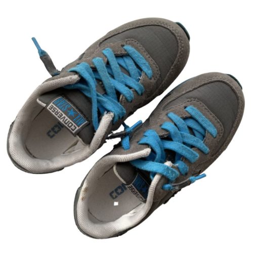 Converse Dark grey and blue laces (28.5 EUR)